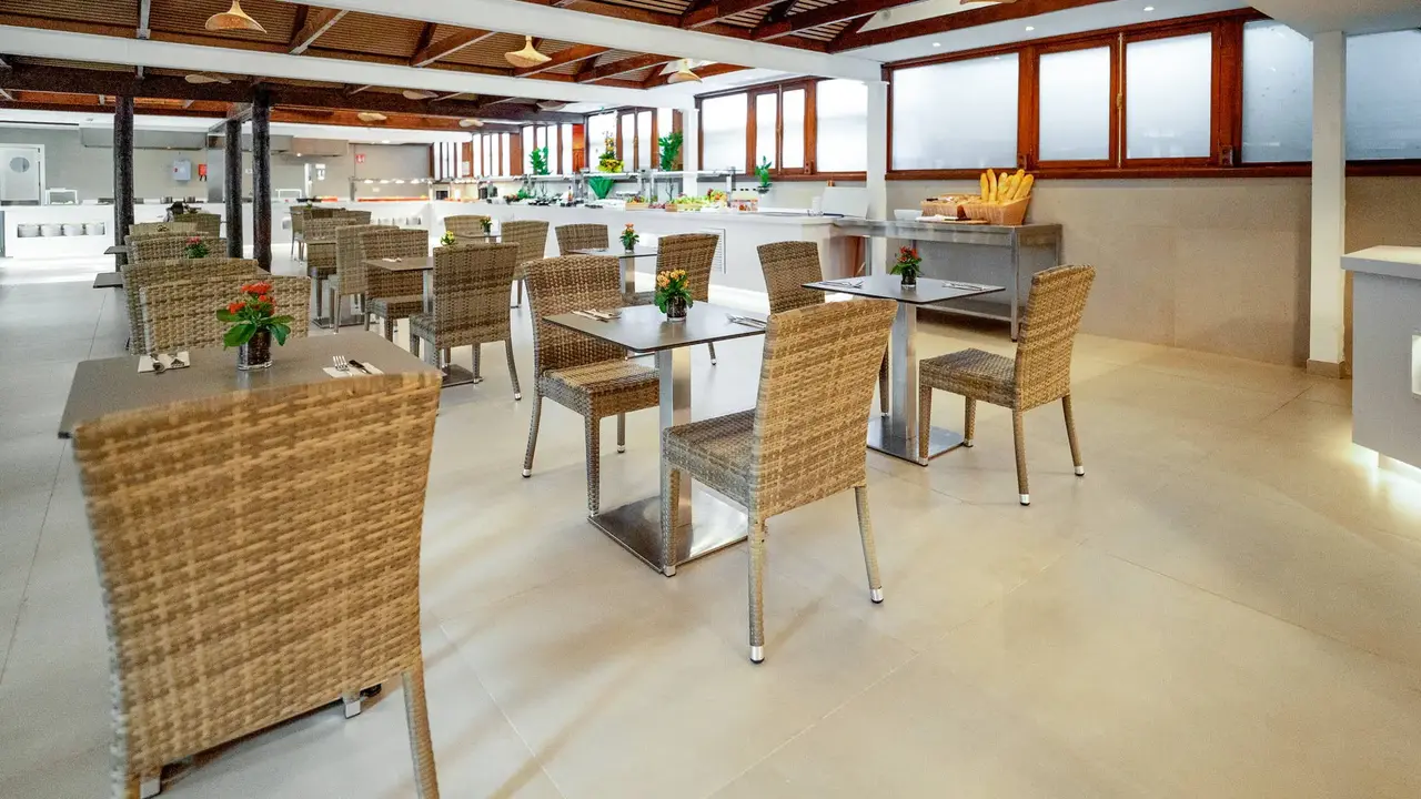 HL Miraflor Suites