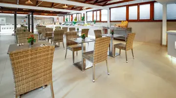 HL Miraflor Suites