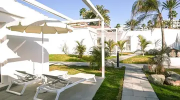 HL Miraflor Suites