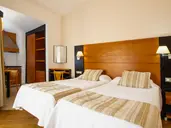HL Miraflor Suites