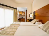 HL Miraflor Suites