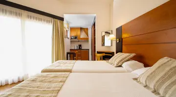 HL Miraflor Suites