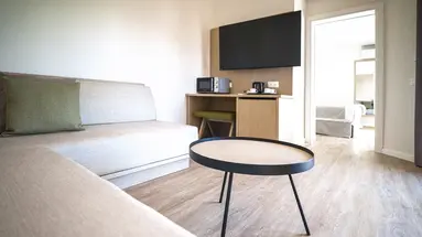 HL Miraflor Suites