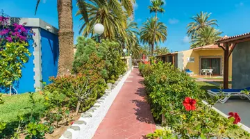 HL Miraflor Suites