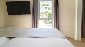 HL Miraflor Suites
