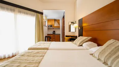 HL Miraflor Suites