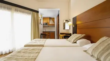 HL Miraflor Suites