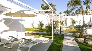 HL Miraflor Suites