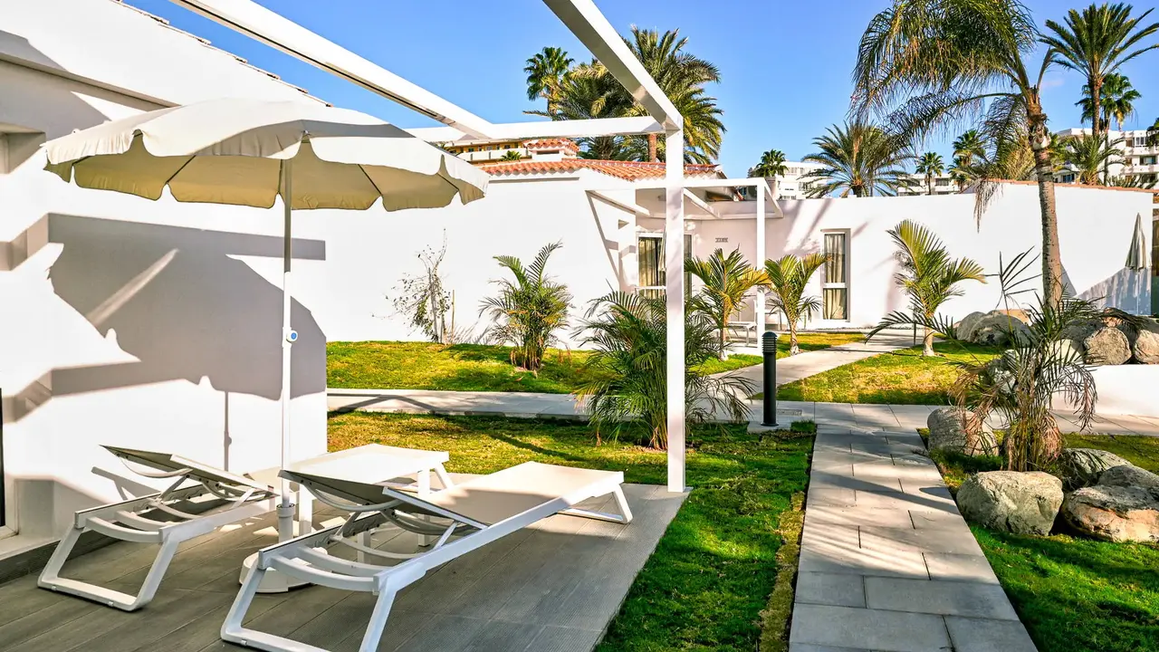 HL Miraflor Suites
