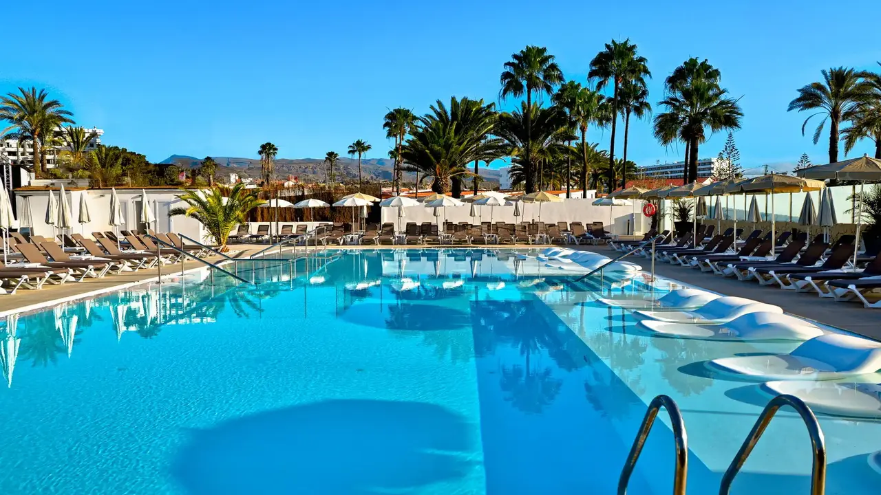 HL Miraflor Suites