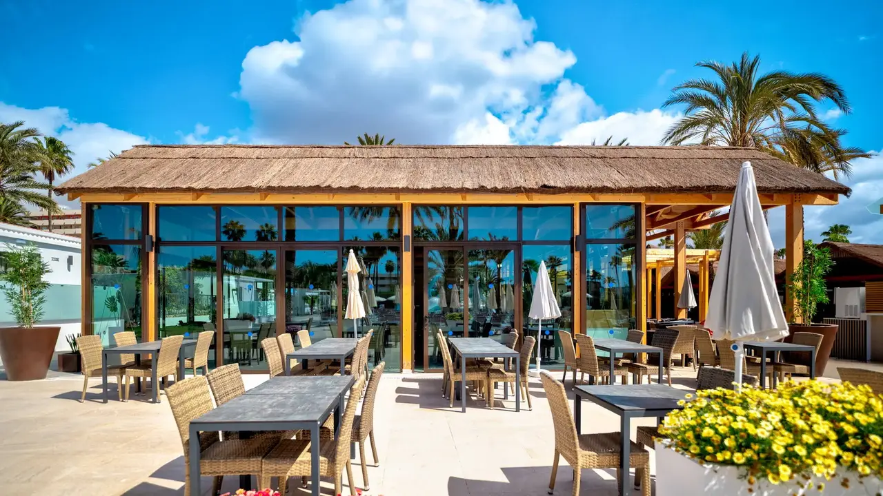 HL Miraflor Suites