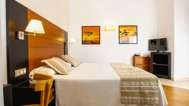 HL Miraflor Suites