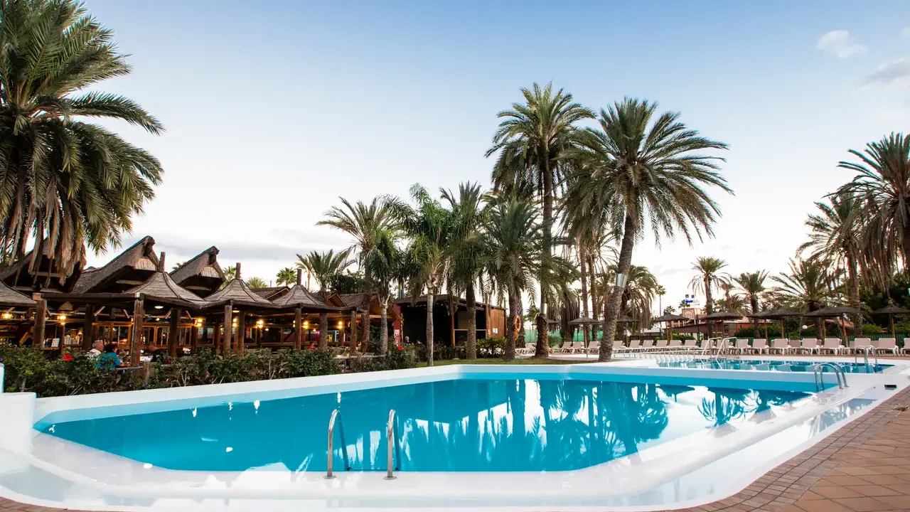 HL Miraflor Suites
