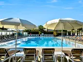 HL Miraflor Suites