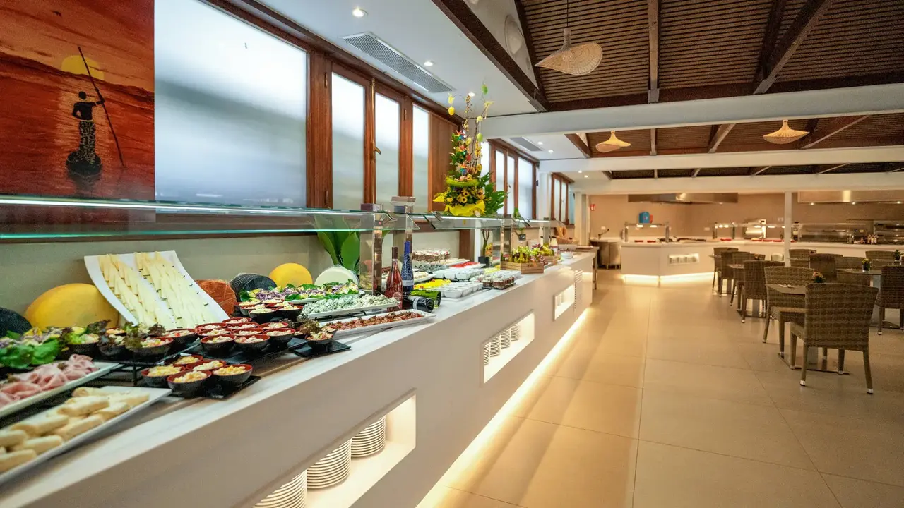 HL Miraflor Suites