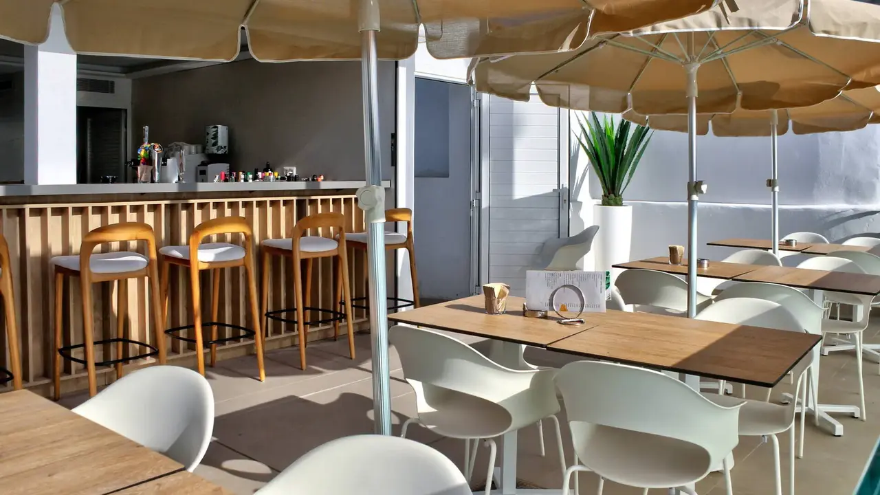 HL Miraflor Suites