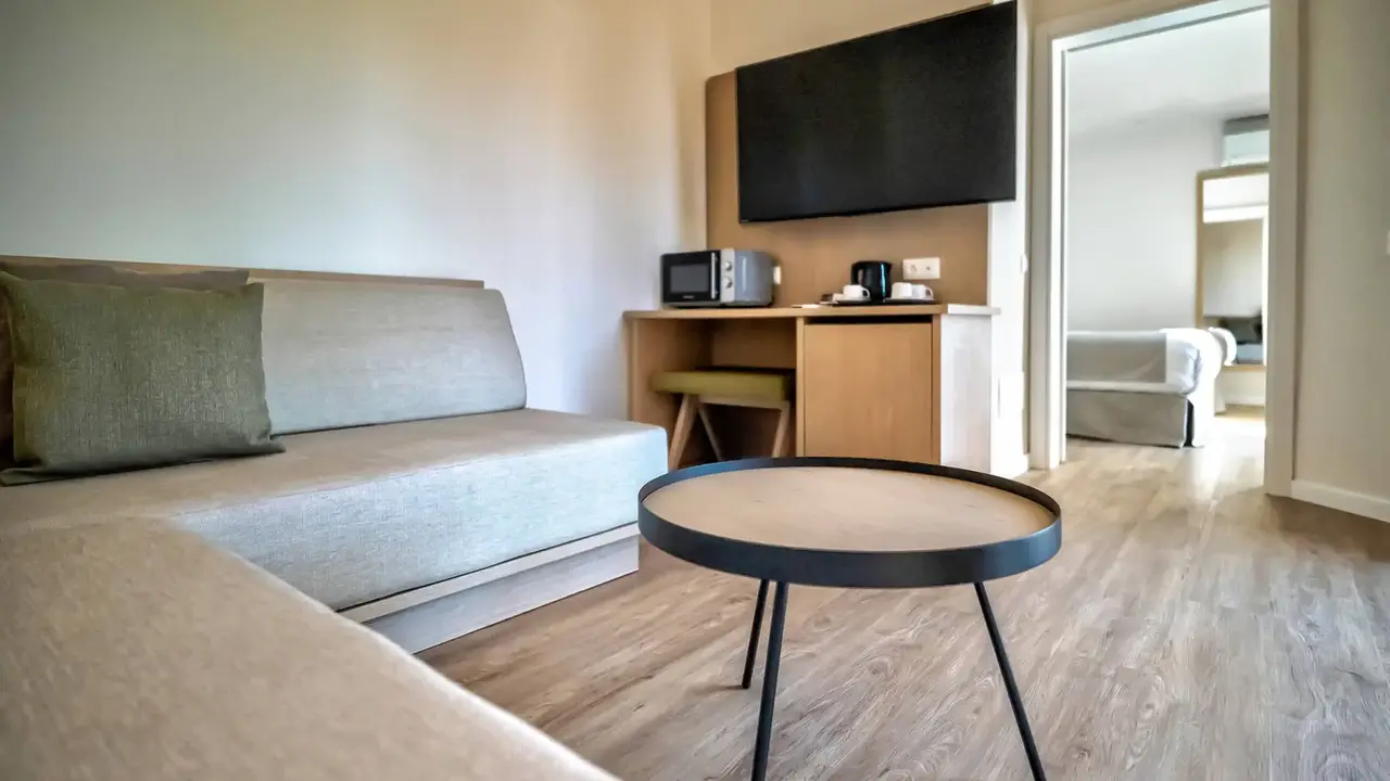 HL Miraflor Suites