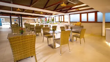 HL Miraflor Suites