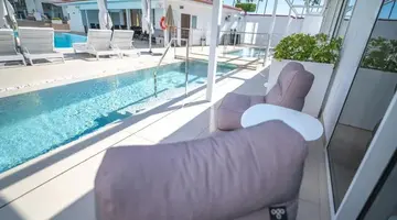 HL Miraflor Suites