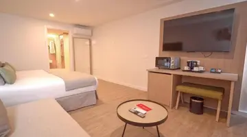 HL Miraflor Suites
