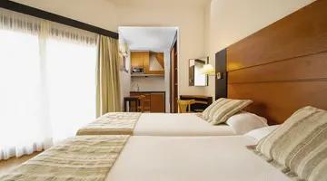 HL Miraflor Suites