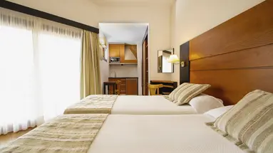 HL Miraflor Suites