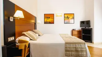 HL Miraflor Suites