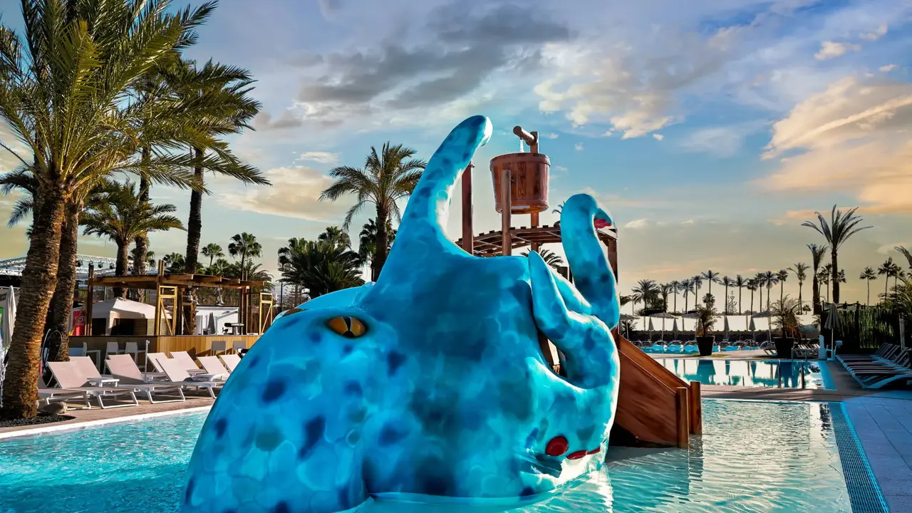 HL Miraflor Suites