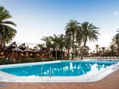 HL Miraflor Suites