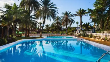 HL Miraflor Suites