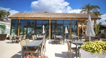 HL Miraflor Suites