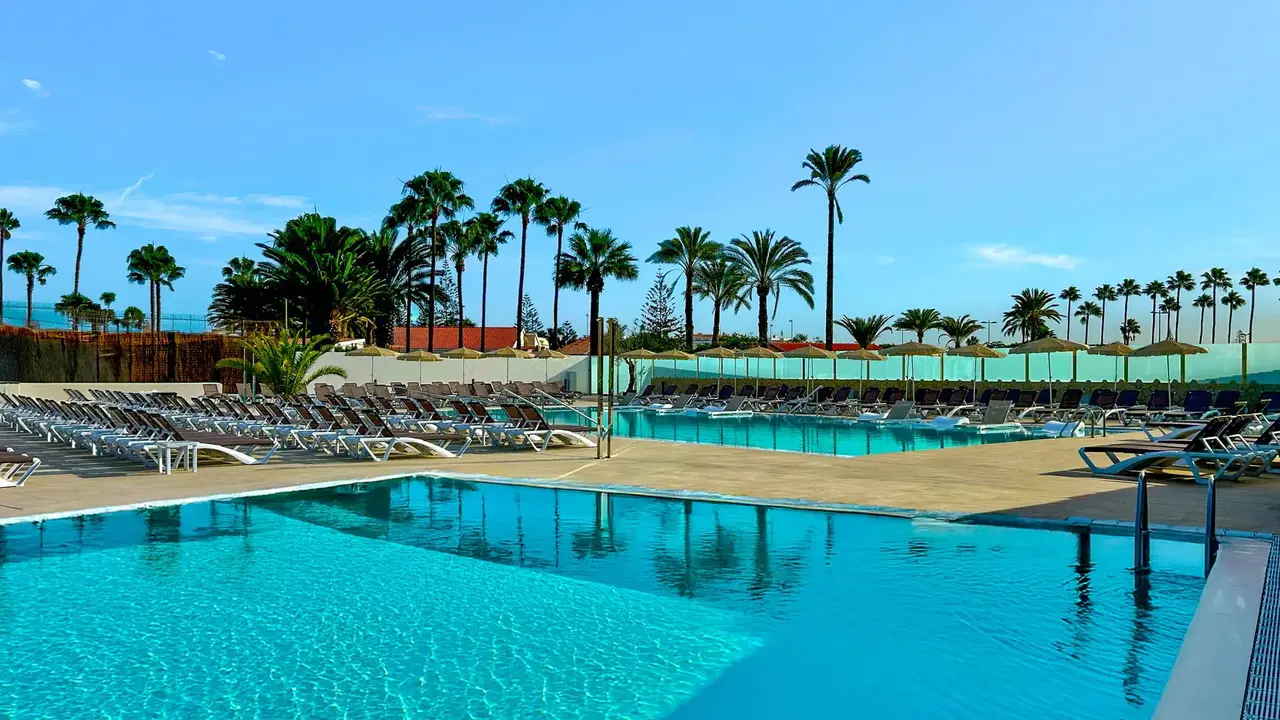 HL Miraflor Suites
