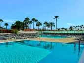 HL Miraflor Suites