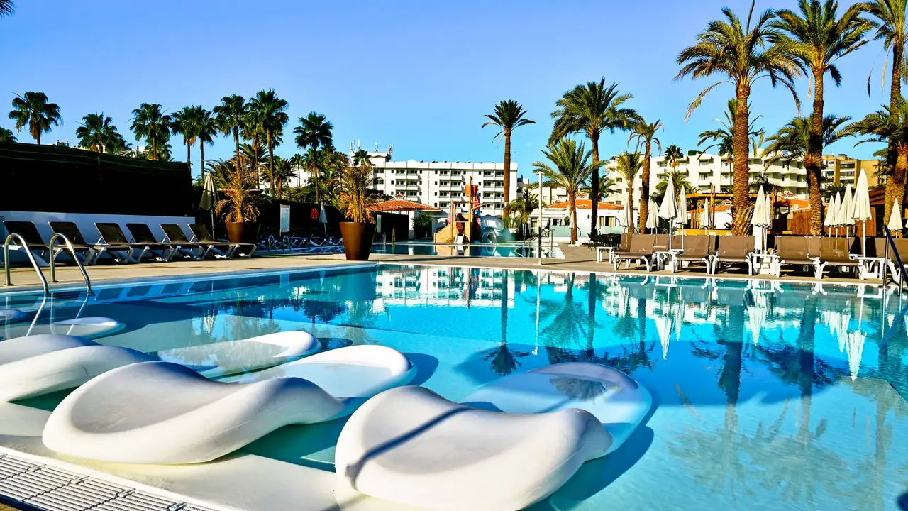 HL Miraflor Suites