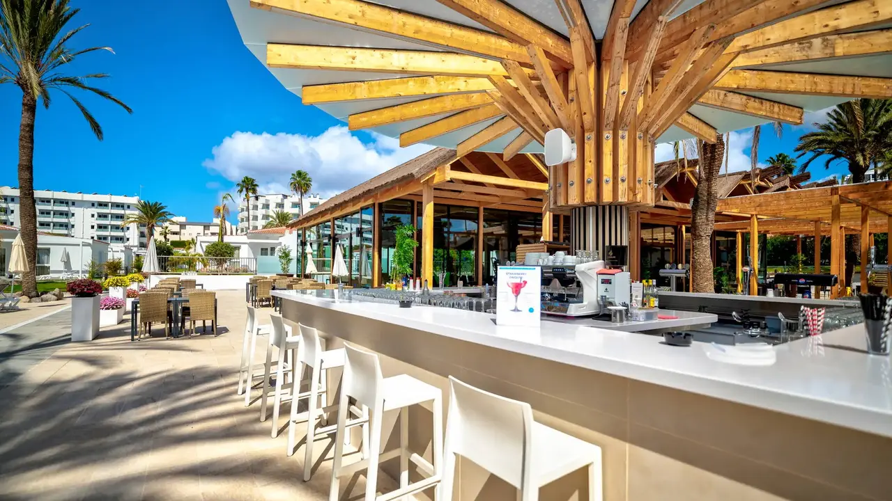 HL Miraflor Suites