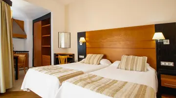 HL Miraflor Suites
