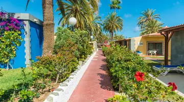 HL Miraflor Suites