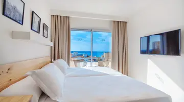 HM Alma Beach