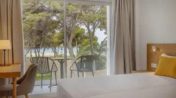 HM Isabela – Adults Only
