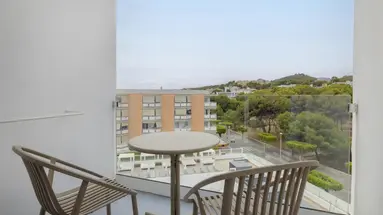 HM Isabela – Adults Only