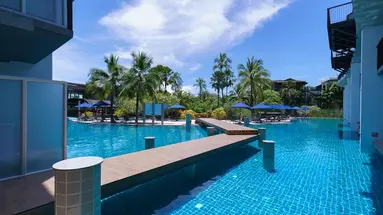 HOLIDAY AO NANG BEACH RESORT