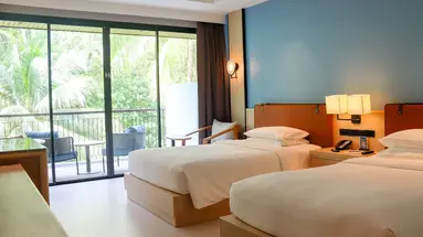 HOLIDAY AO NANG BEACH RESORT