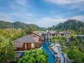 Holiday Ao Nang Beach Resort