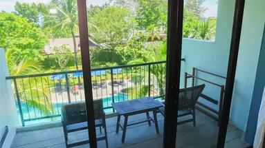 HOLIDAY AO NANG BEACH RESORT