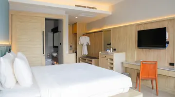 HOLIDAY AO NANG BEACH RESORT