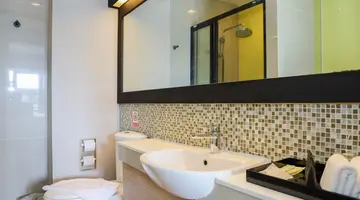 HOLIDAY AO NANG BEACH RESORT