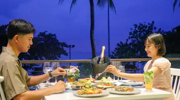 HOLIDAY AO NANG BEACH RESORT