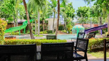 HOLIDAY AO NANG BEACH RESORT