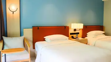 HOLIDAY AO NANG BEACH RESORT