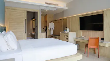 HOLIDAY AO NANG BEACH RESORT